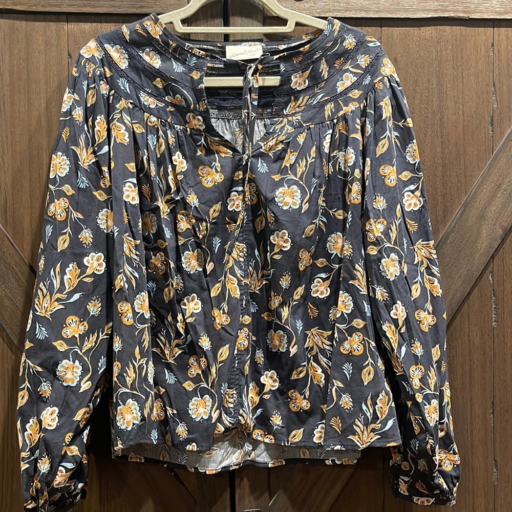 Universal Thread balloon long sleeve blouse, Sz M